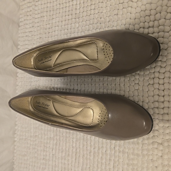 Soft Style by Hush Puppies Pump size 6.5 - Picture 3 of 6